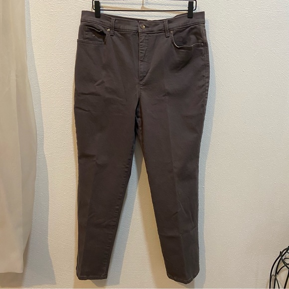 Gloria Vanderbilt Short Amanda High Rise Tapered Jean Pants - Picture 4 of 6